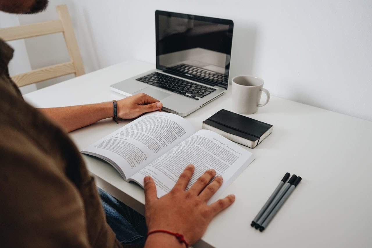 What is the Best Desk Setup for Productivity?