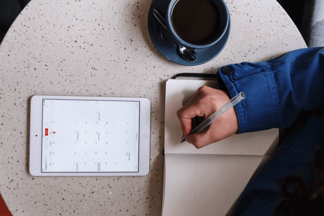 Ways Businesses Can Get Their Calendar and Finances Organized